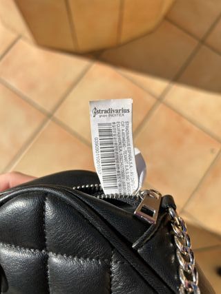 Bolso stradivarius negro