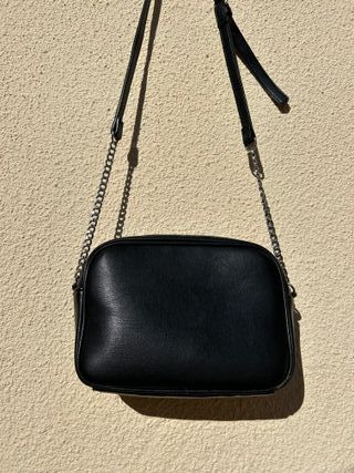 Bolso stradivarius negro