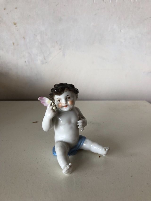 Putto/angioletto in porcellana Capodimonte