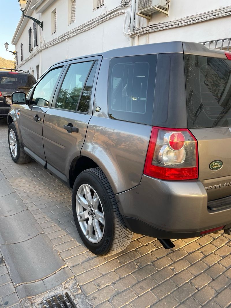 Land Rover Freelander 2009 - foto 1