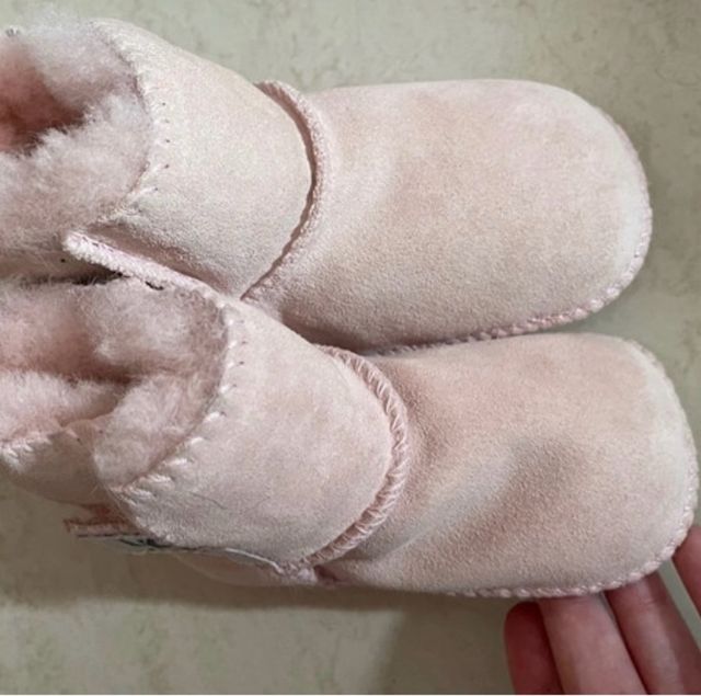 Botas UGG bebé 06 meses
