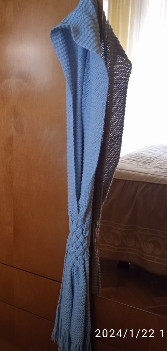 Bufanda de lana hecha a mano azul