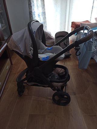 Carro bebé. Capazo grupo 0 y sillita