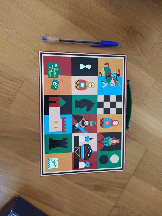 Ajedrez y Damas de madera de viaje sin estrenar