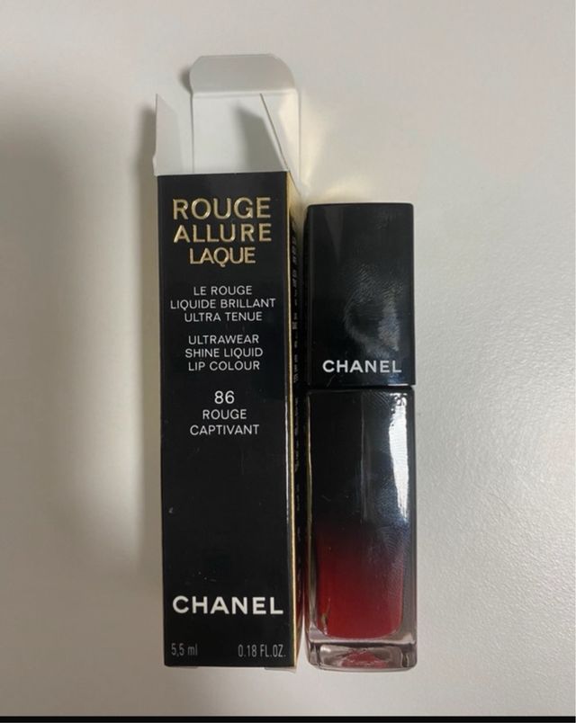 Pintalabios rojo Chanel sin usar