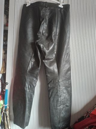 pantalon negro cuero moto