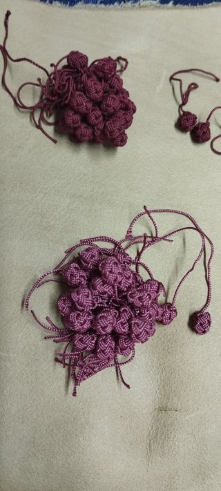 Abalorios hechos de hilo de perlé