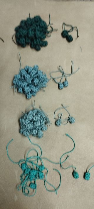 Abalorios hechos de hilo de perlé