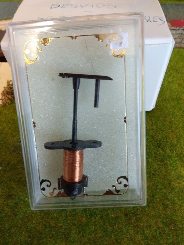 Trenes H0. Desenganchador