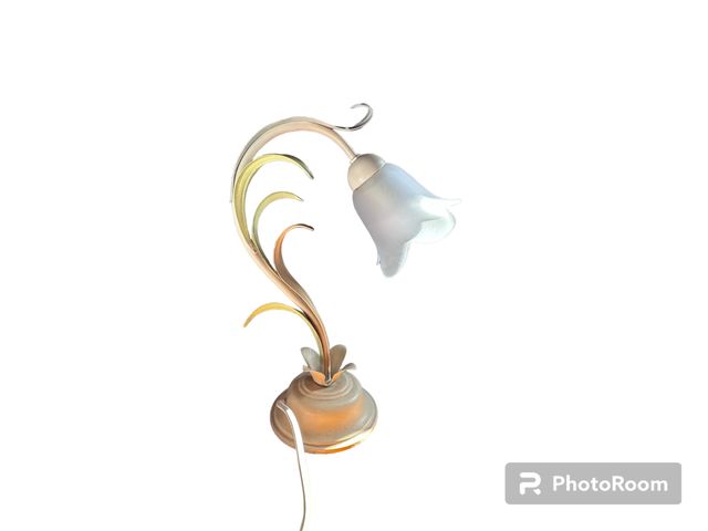 LAMPARA VINTAGE MESITA DE NOCHE CON FORMA DE FLOR