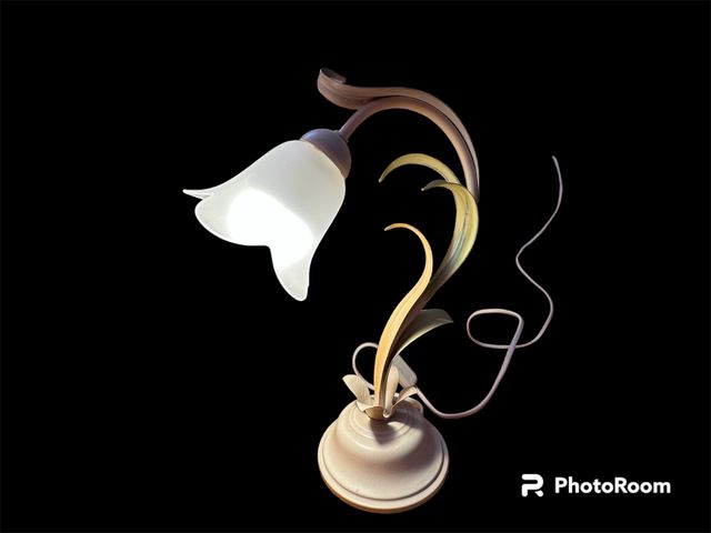 LAMPARA VINTAGE MESITA DE NOCHE CON FORMA DE FLOR