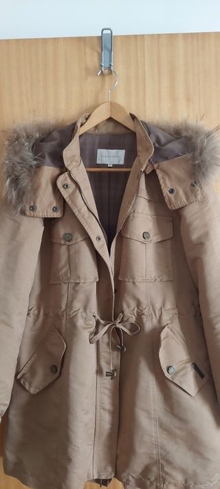 Parca Alba Conde com capuz 40