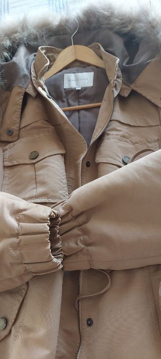 Parca Alba Conde com capuz 40