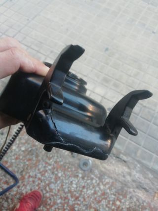 Antiguo teléfono de pared de baquelita años 40/50