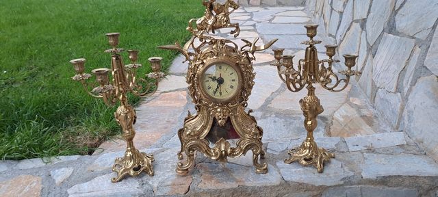 CANDELABROS Y RELOJ DE PENDULO