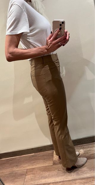 Pantalon flare efecto piel Zara