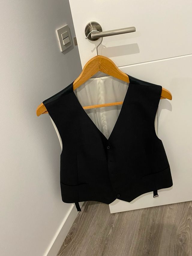 chaqueta y chaleco  de traje gris marengo