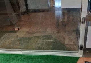 Valla de vidrio para local comercial