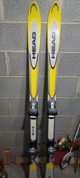 Skis, botas y palos