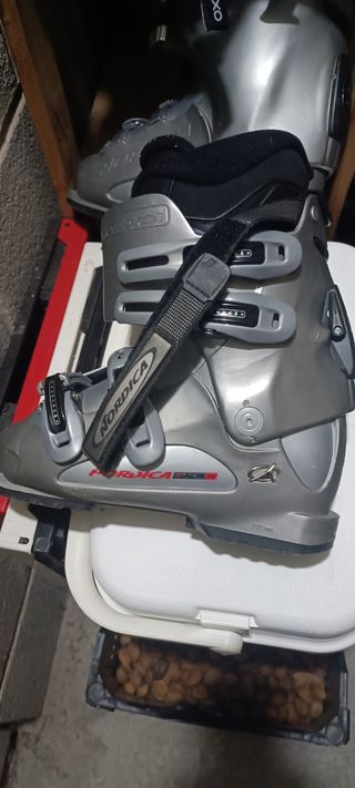 Skis, botas y palos