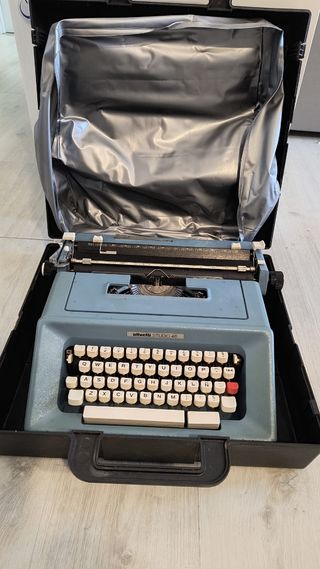 Maquina de escribir olivetti