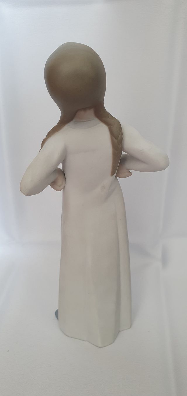 Figura Lladro - Ragazza in camicia da notte