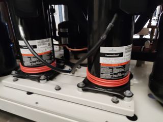 Enfriadora de agua YORK 78  Kw (67.080 frig), Bomb