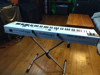 Piano profesional studiologic 88 teclas, nuevo