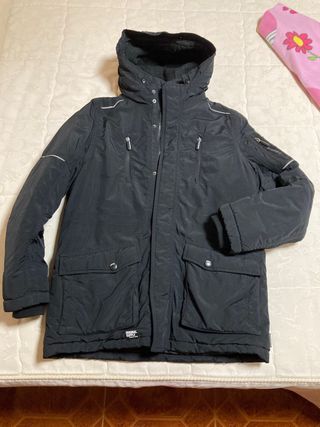 Abrigo negro para chico