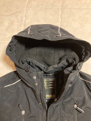 Abrigo negro para chico