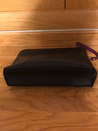 Bolso/cartera de mano negro. Tous