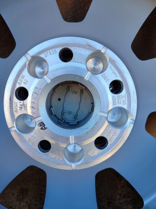 4 Llantas y 4 neumáticos nuevos