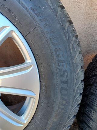 4 Llantas y 4 neumáticos nuevos