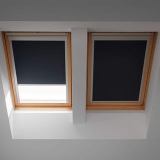 Tenda oscurante grigia per Velux C02