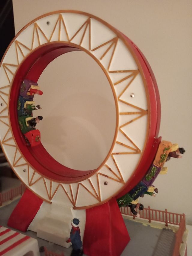 Precioso carrousel Montaña Suiza .