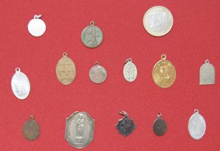 Lote de medallas religiosas