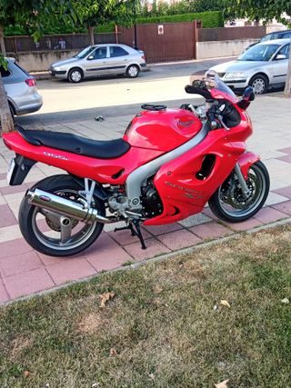 2 llantas triumph sprint st 955i despiece