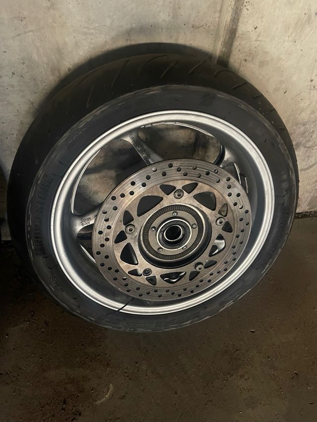 ruedas trasera tmax 530 2013