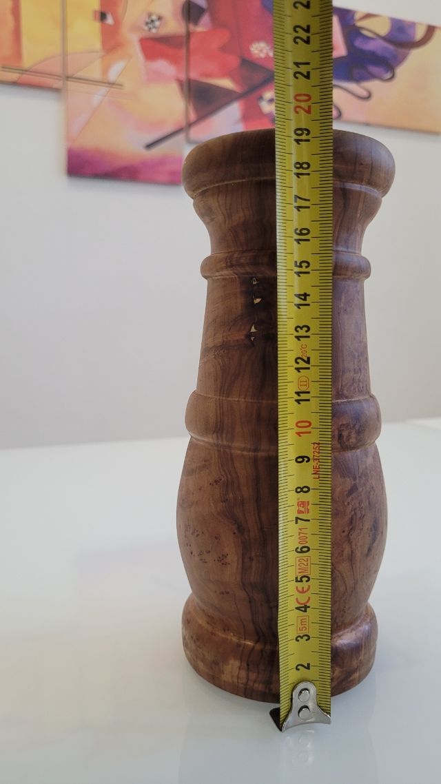Vaso artigianale in legno di ulivo