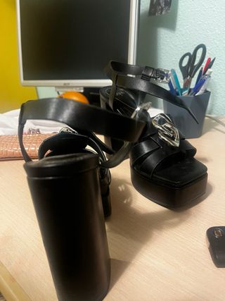 sandalias tacon Zara