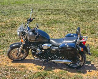 Triumph Legend TT 900