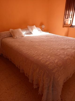 Colcha de hilo, hecha a mano.