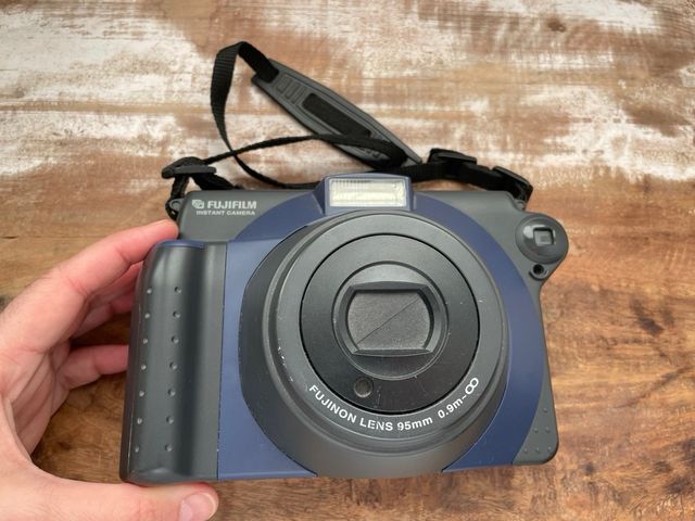 Fujifilm instax 100 camera