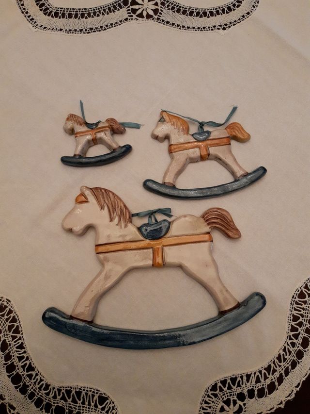 Set cavallini a dondolo in ceramica di C