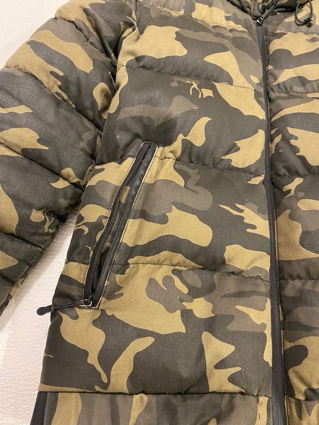 Cazadora Zara Camuflaje.