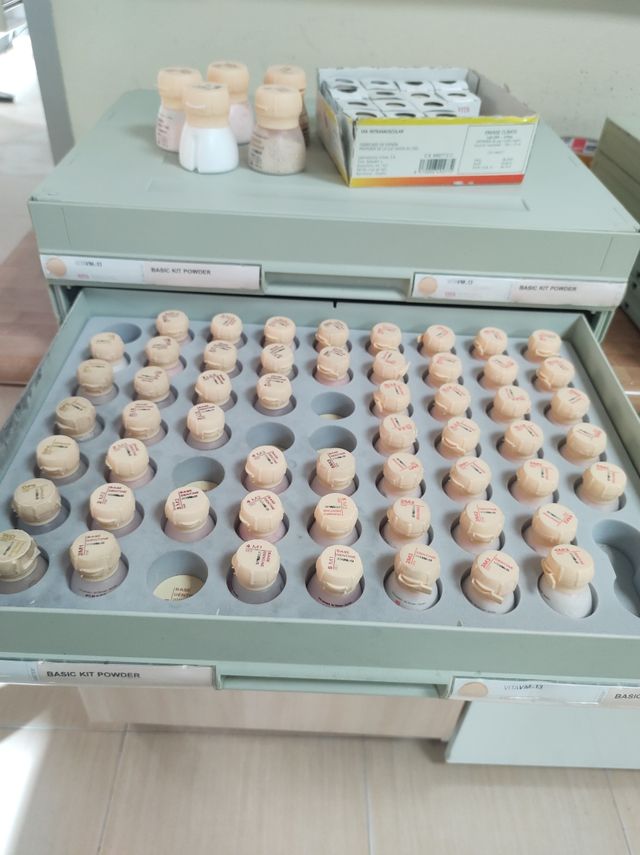 Protesi dentale Ceramic Vita vm 13