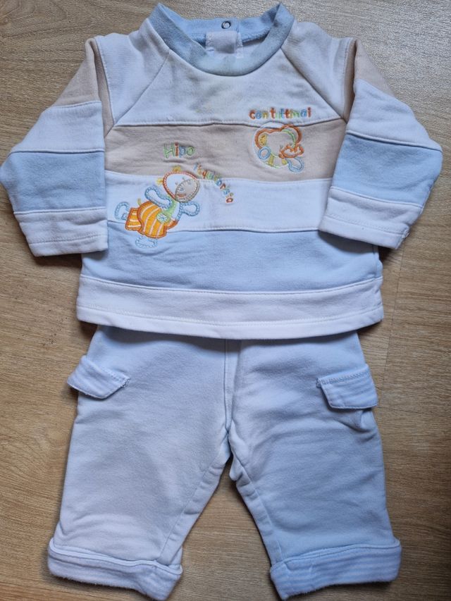 Pantalon azul y sudadera Mayoral