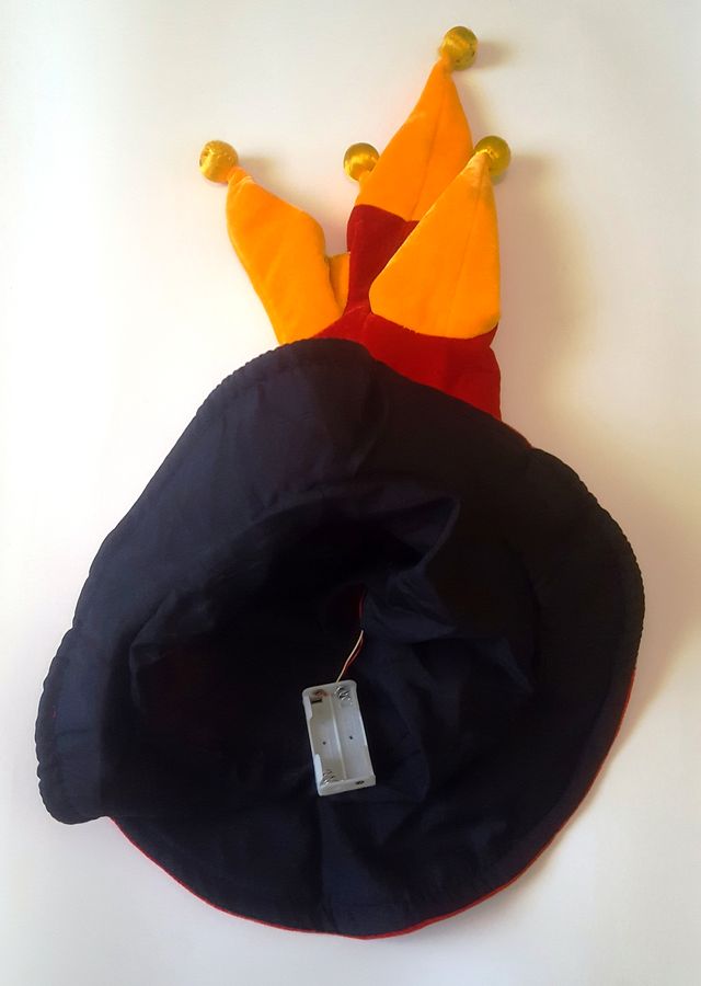 Cappello giallo rosso arancio carnevale giullare