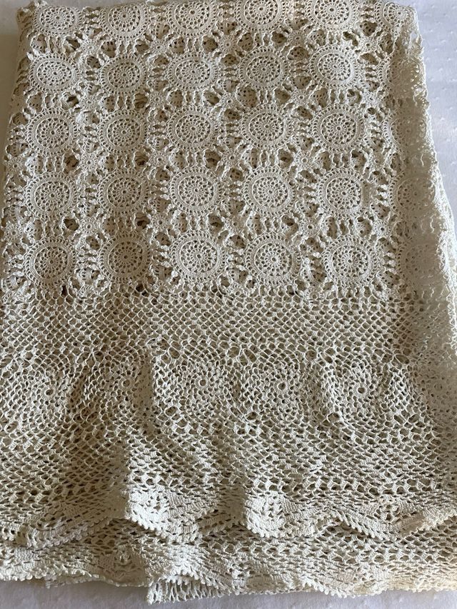 Colcha de ganchillo artesanal