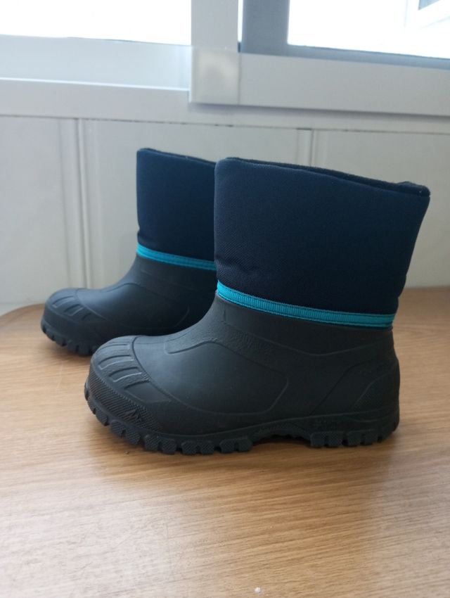 Botas nieve talla 26/27 + calcetines.